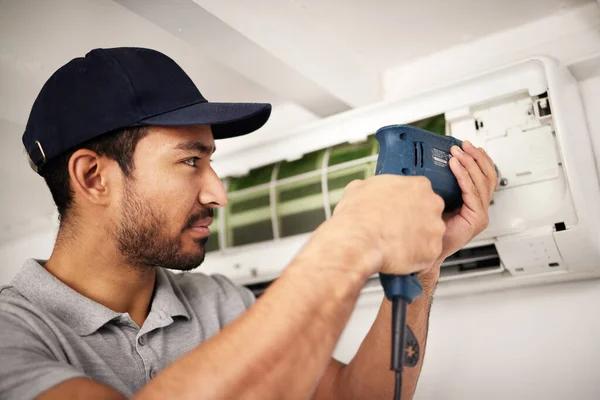 Skilled Technicians Offering Air Conditioning Repair Services