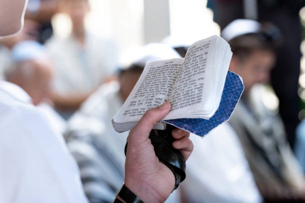 Discover the Mission of Chevra Lomdei Mishnah Organization