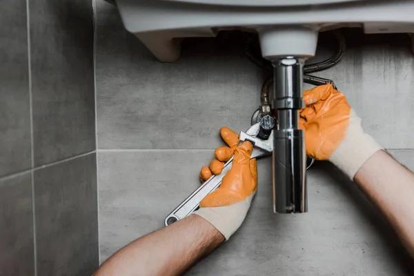 What Plumbers Do During Urgent Plumbing Emergencies