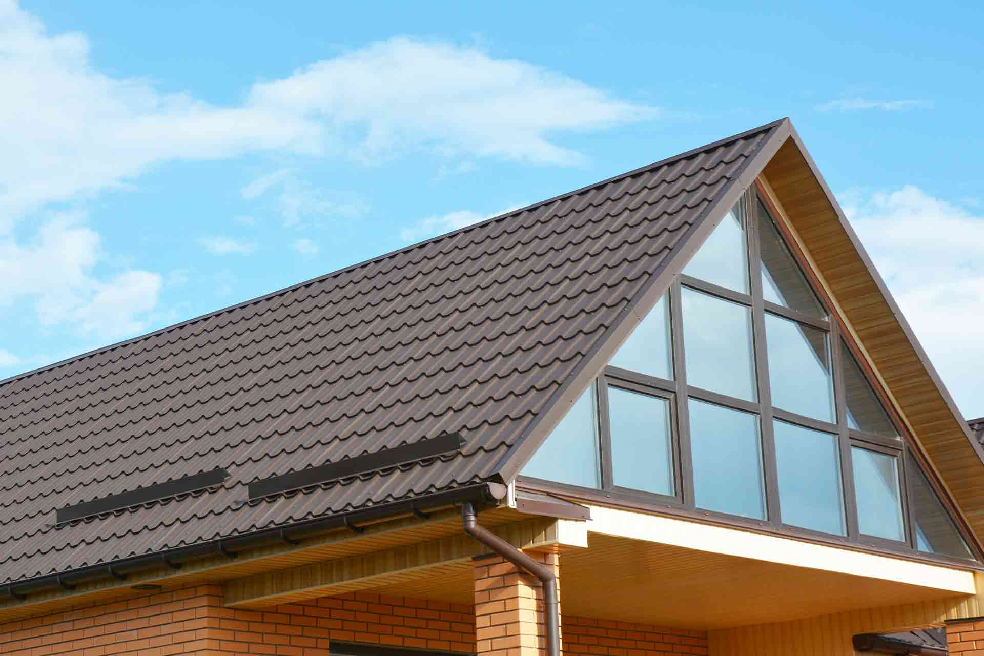 How to Choose a Flat Roof vs Pitched Roof Extension